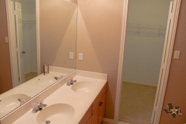 lone-star-luxury-homes-bathroom-double-sink